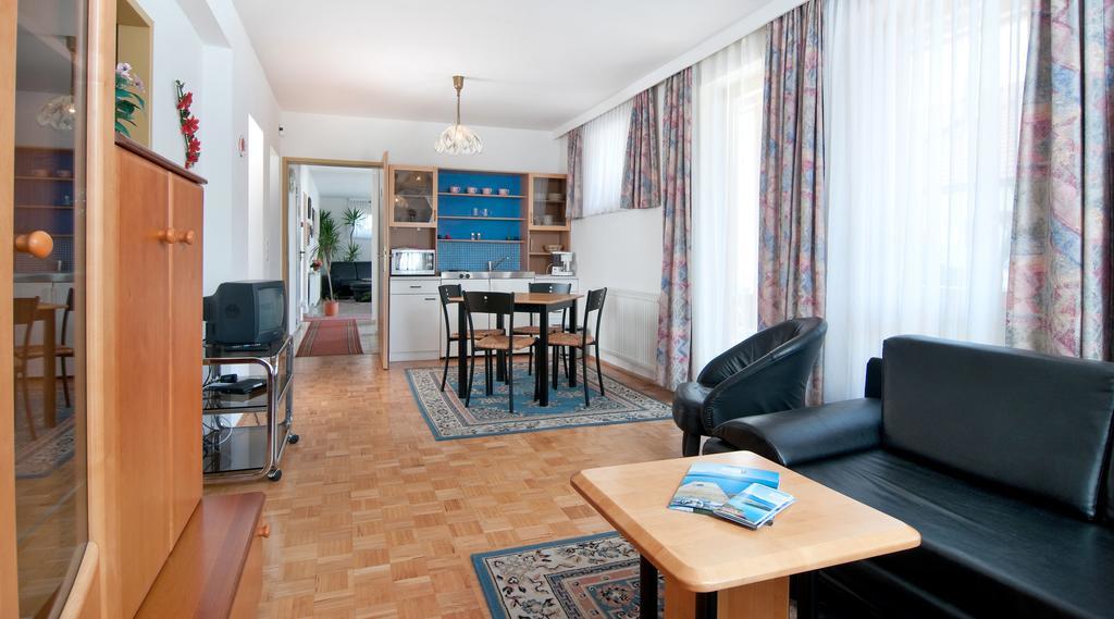 Gaestehaus Lutschounig Faak am See Exteriör bild