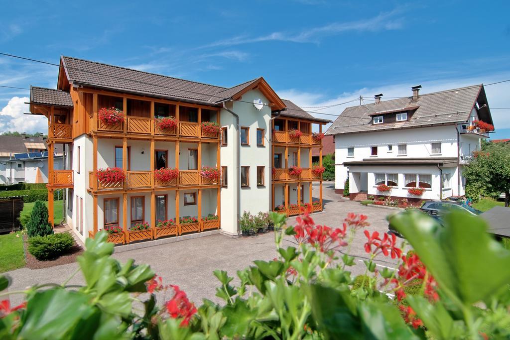 Gaestehaus Lutschounig Faak am See Exteriör bild