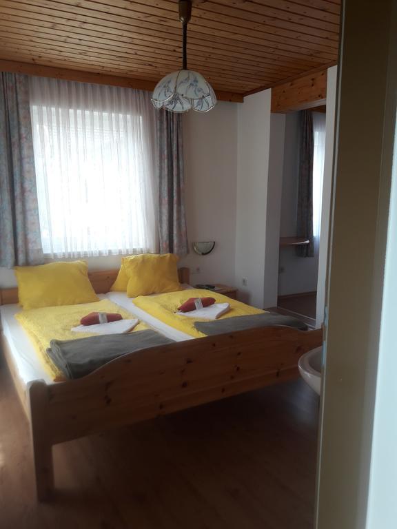 Gaestehaus Lutschounig Faak am See Exteriör bild